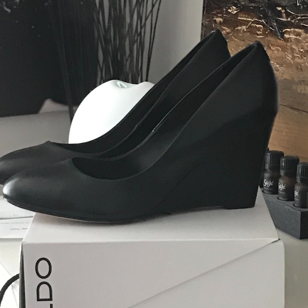 Black Aldo Wedges - Size 8 BNWT